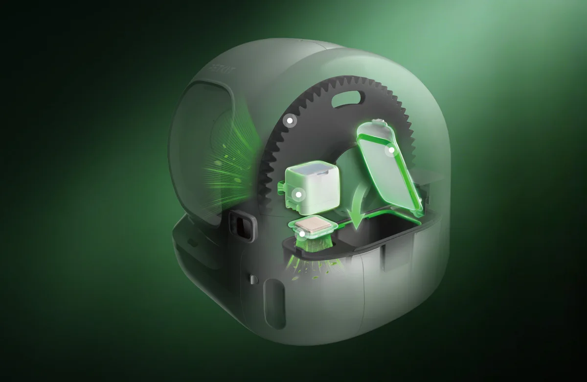 PUROBOT MAX 3 OdorVoid™ Defense System showing odor control including auto-cleaning, drum sealing, bin isolation, and dual deodorization for continuous freshness