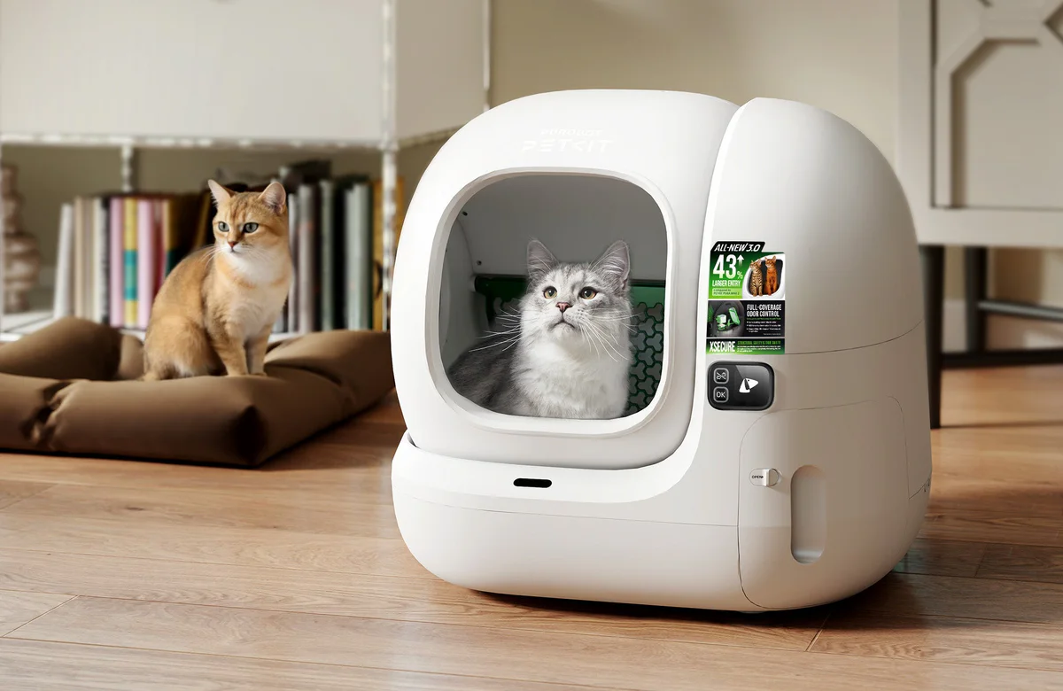 PUROBOT MAX 3 self-cleaning cat litter box placed in a modern home environment, blending seamlessly into living space while maintaining odor control and automated cleaning
